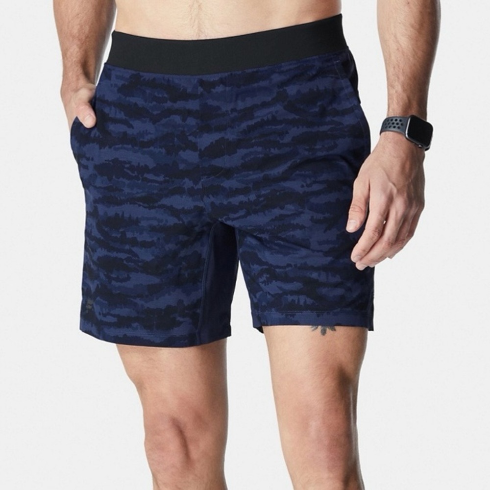 FABLETICS Men’s Blue/Black Camo The Franchise Shorts 7” Sz Large Gym Running